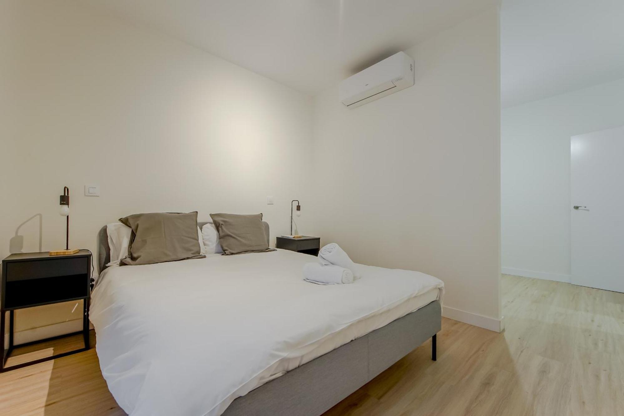 Modern Apt Para 6Pax En La Plaza De Tirso-Centro E1 Мадрид Экстерьер фото